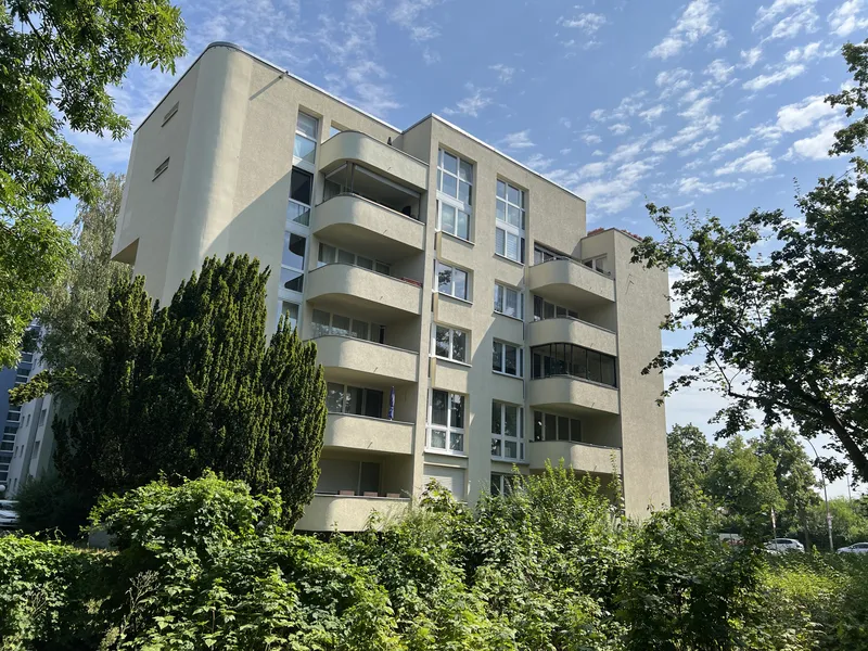 Zuhause mit zwei Zimmern und Balkon in Berlin-Reinickendorf — photo 1